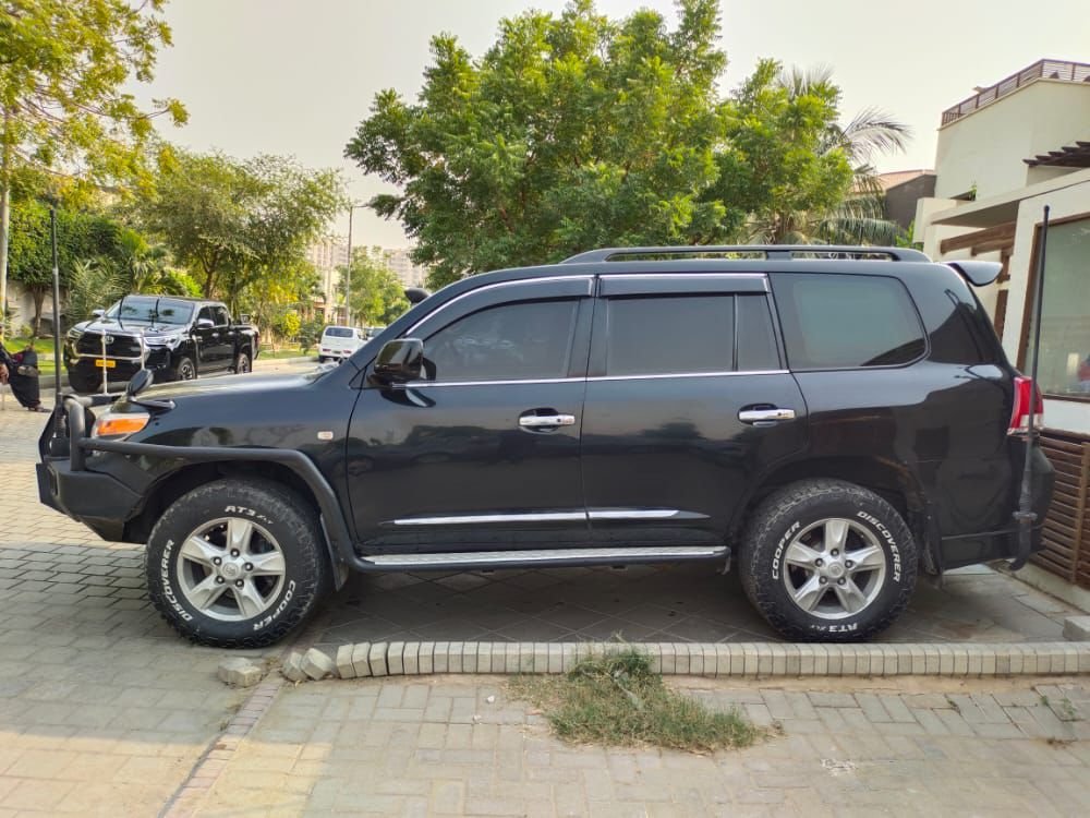 Armored Toyota V8 in Islamabad ready for VIP protocol