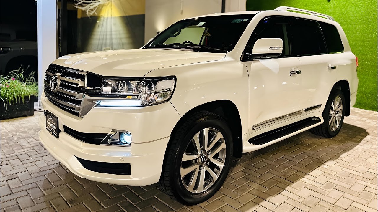 Front view of black Land Cruiser V8 in Lahore for rent